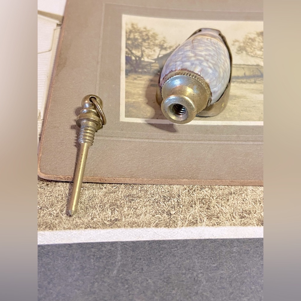Vintage Brass & Shell Perfume Scent Bottle Pendant - Picture 11 of 12